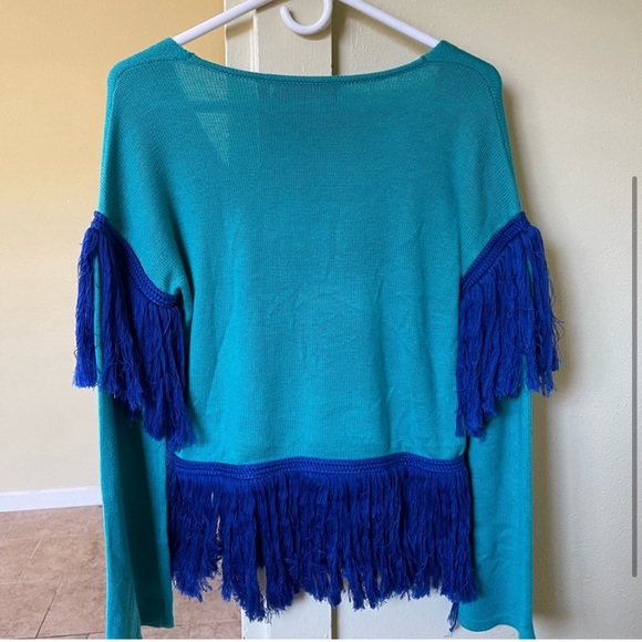 House of Harlow 1960 x REVOLVE fringe Beautiful and unique v-neck sweater size S - Picture 3 of 3